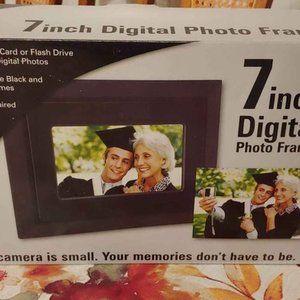 Digital Labs 7 Inch Digital Photo Frame